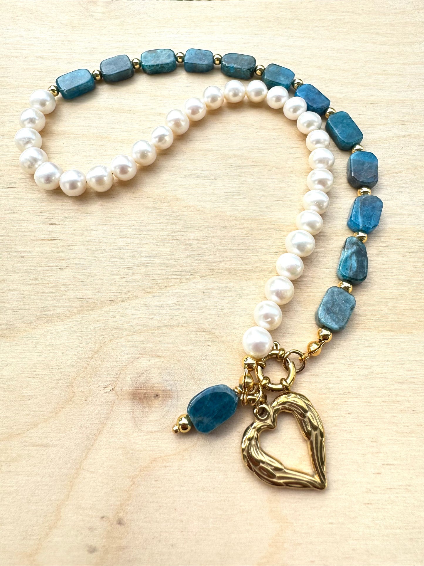 Sea & Sky Harmony – Pearl and Apatite Gem Necklace