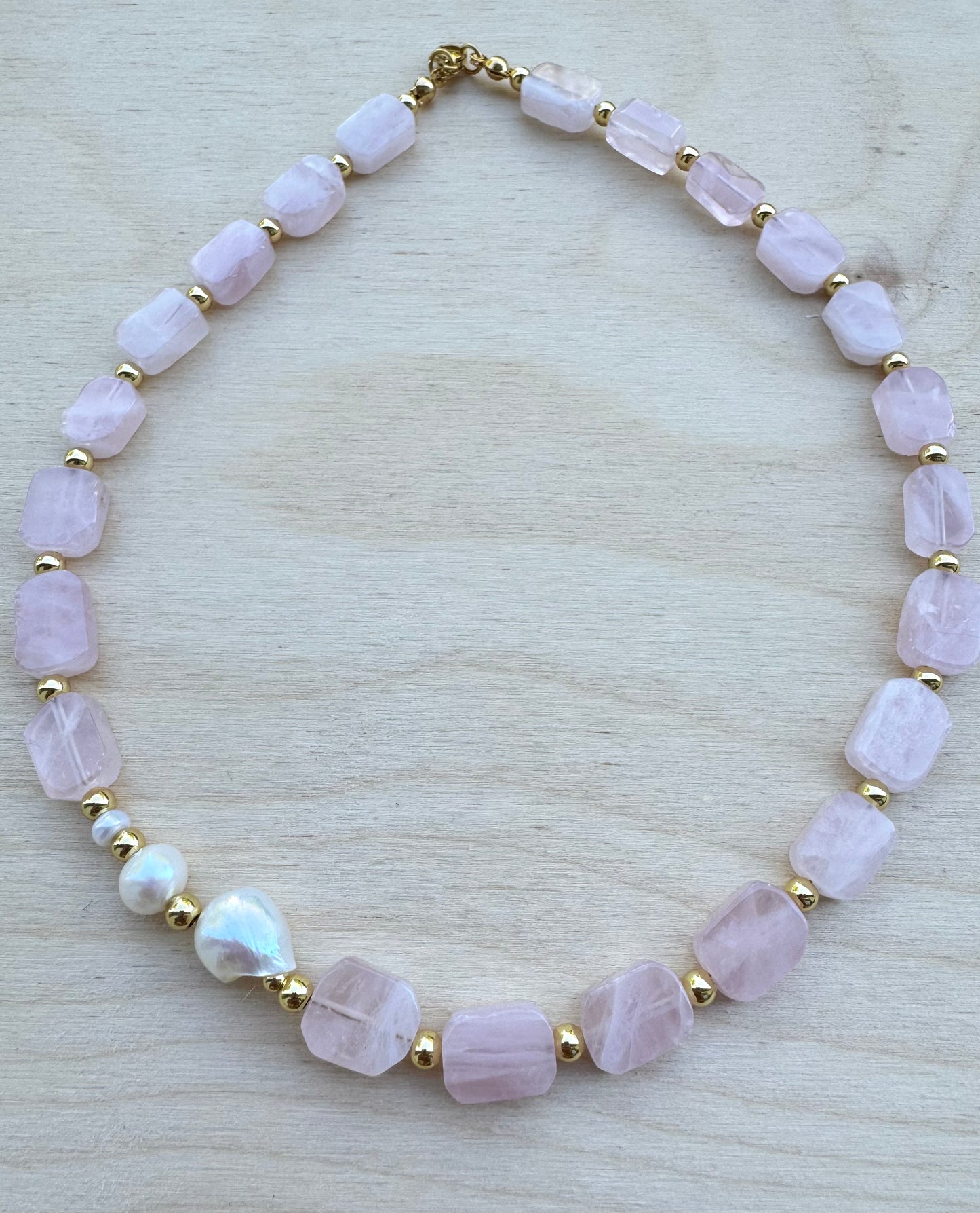 Elegant Pearl and Rose Quartz Necklace – Stainless Steel Accents