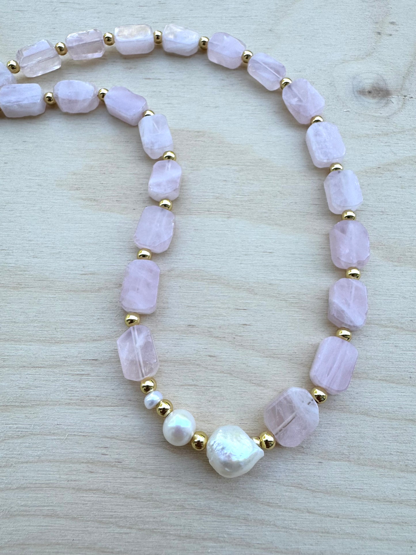 Elegant Pearl and Rose Quartz Necklace – Stainless Steel Accents